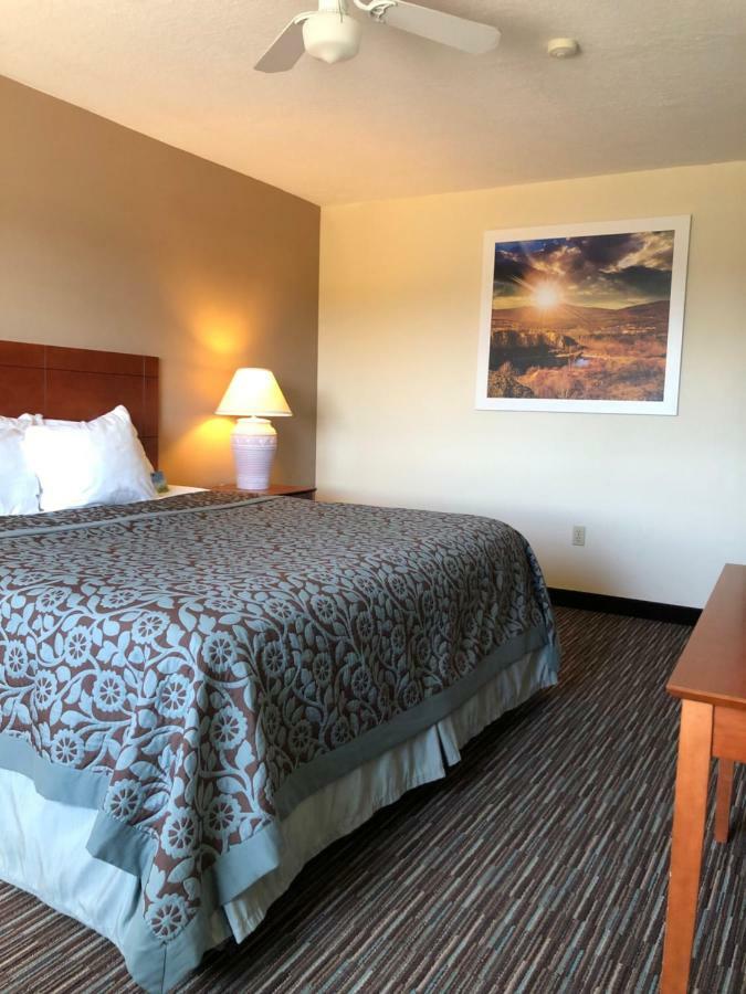 Days Inn By Wyndham Rio Rancho Extérieur photo